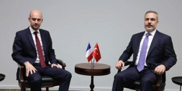 Wezîrê Karên Derve yên Fransa û Tirkiyê dê ji bo Rojave bicivin