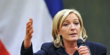 Marine Le Pen: Ji ber siyaseta Macron Kurd tên kuştin