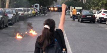 Rêxistinên Jinên Kurd: Pêşengên serhildanê jinên Kurd in