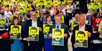 Sendîkayên Îngilîstanê: Pişgiriya Rojava bikin