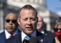 Senator Josh Gottheimer hikumeta Şamê hişyar kir