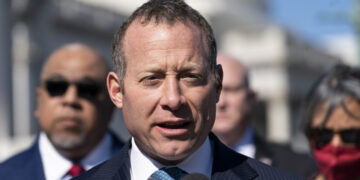 Senator Josh Gottheimer hikumeta Şamê hişyar kir