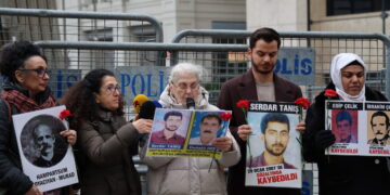 Dayikên Şemiyê li aqûbeta Serdar Taniş û Ebûbekîr Denîz pirsîn