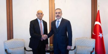 Êrişkarên li dijî Kurdan, Barrack û Fîdan civiyan!