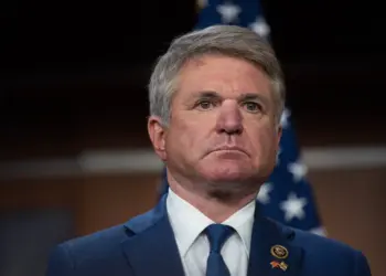 Senator McCaul: Divê hikûmeta Sûriyeyê dawî li êrîşên hovane bîne