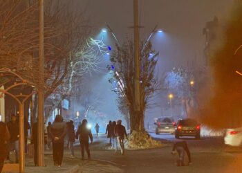 Ciwanên Êlihê li dijî êrîşên li ser taxên Helebê meşiyan