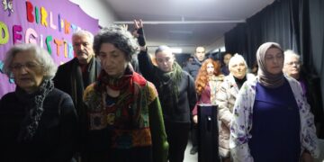 Jinên li Parîsê û Silopiyayê hatibûn qetilkirin hatin bibîranîn