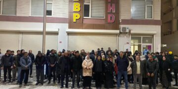 Li Xana Axparê çalakî: Ji hebûna gelê kurd ditirsin