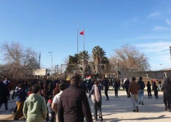 Li Qamişlo bi hezaran kes ji bo pêşwaziya Bakuriyan li ser sînor in