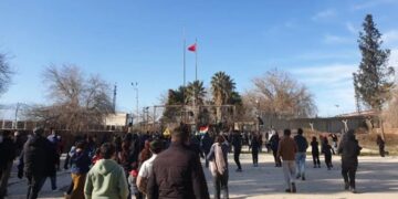 Li Qamişlo bi hezaran kes ji bo pêşwaziya Bakuriyan li ser sînor in