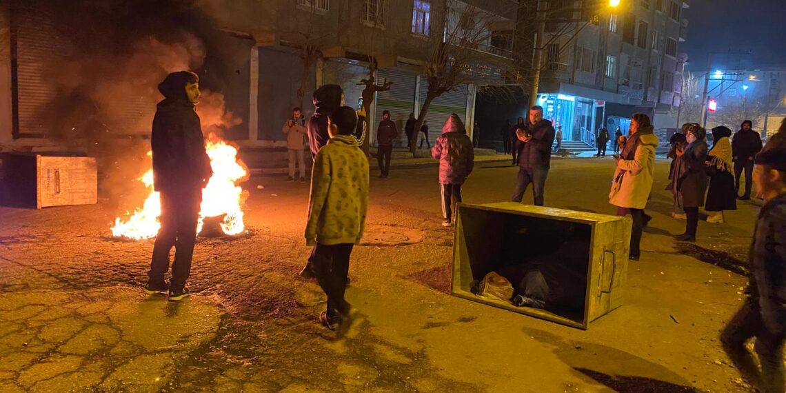 Ji bo Rojava deng derxistin û agir pêxistin