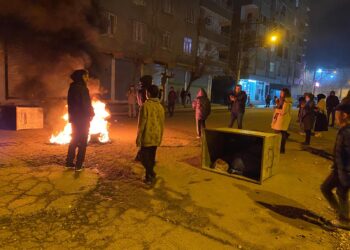 Ji bo Rojava deng derxistin û agir pêxistin