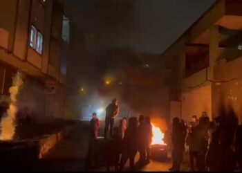 Ciwanên Êlihê ji bo Rojava daketin kolanan