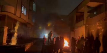 Ciwanên Êlihê ji bo Rojava daketin kolanan