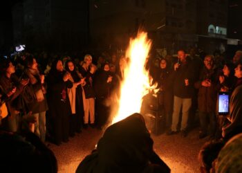 Nisêbîn û Artûklû ji bo Rojava daketin kolanan