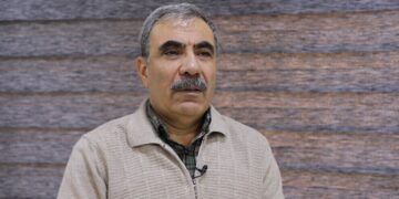 Aldar Xelîl: Dorpêçkerdişê Kobanî cehdê qirkerdişî yo