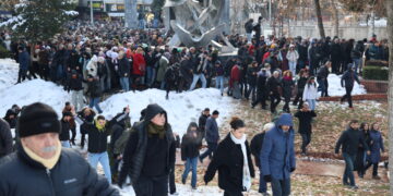 ‘Amed li ser pêya ye bi Rojava re ye’