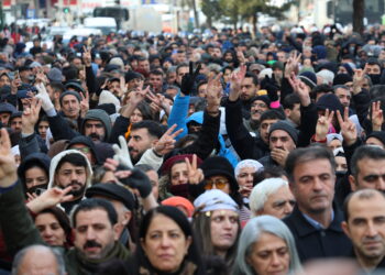 ‘Amed li ser pêya ye bi Rojava re ye’