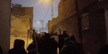 Ciwanan li taxên Amedê ji bo Rojava çalakî li dar xistin