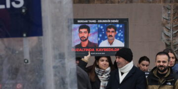 Xizmên Windayan di dorpêça polîsan de li aqûbeta Taniş û Denîz pirsîn