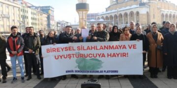 Çewlîg de protestoyê narkotîk û çekgirewtişê ferdkî