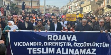 Gelê Cizîra Botan ji bo Rojava dimeşe