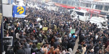 Gelê Geverê serketina Rojava pîroz kir: Em ê statuya Rojava biparêzin