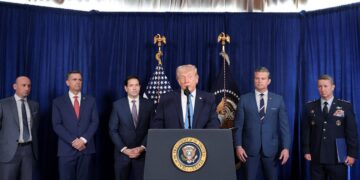 Komkujiyên Îranê matmayî hişt: Bangawaziyên mûdaxileyê zêde dibin