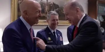 Tom Barrack û xefika diplomatîk