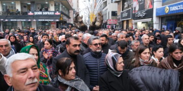 Gelê Êlihê ji bo Rojava li ser pêya ye: Em ê Rojava biparêzin