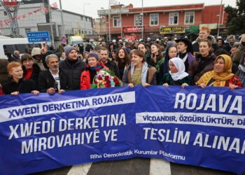 Karavana Gelan gihişt Pirsûsê: Em Apocî ne