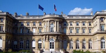 Fransayê êriş şermezar kir û xwest li Helebê agirbest bê ragihandin