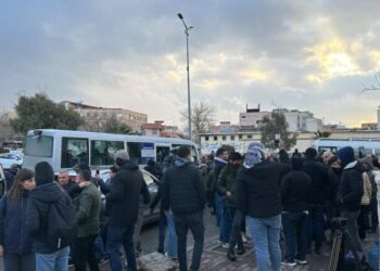 Başûrî bi sloganan meşa ber bi Rojava ve didomînin