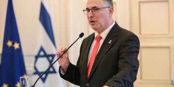 Gideon Saar hêrişê Helebî şermezar kerd: Dinya deyndarê kurdan a