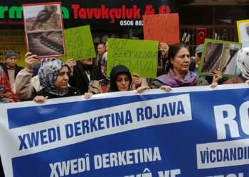 ‘Berxwedana gelan nayê şikandin’