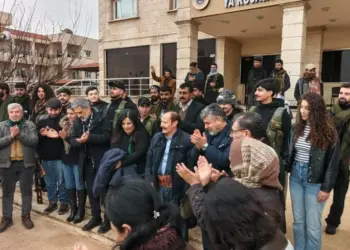 Heyetê hunermendanê Kurdan restî Rojava