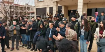 Şandeya hunermendên Kurd gihan Rojava