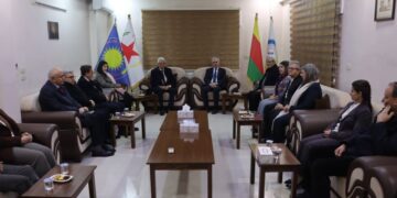 Şandeya KNKê bi şandeya Kurdî ya Hevbeş re civiya