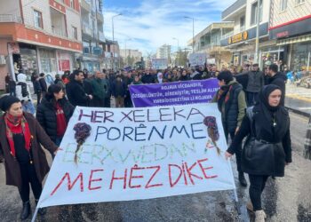 Gelê Kerboranê ji bo Rojava dimeşe