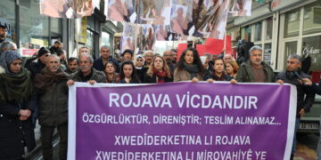 ‘Rojava dîrok nivîsand, ji cîhanê re bû ronahî’