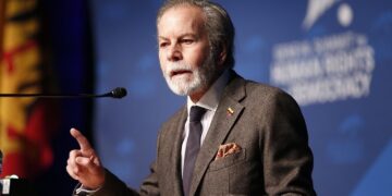 Muxalîfên Venezuelayê: Trump hesaba petrolê dike