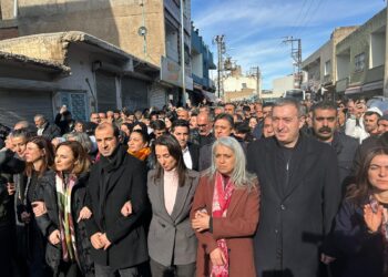 Bi hezaran Bakurî dest bi meşê kirin