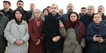 Bayindir li cihê nobetê bang kir: Divê gelê Bakur berê xwe bide Rojava