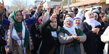 Li ser sînorê Bakur û Rojava wêneyên berxwedanê