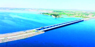 Çeteyan li Qereqozaqê derbeyên giran xwarin