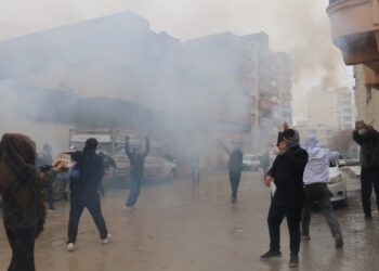 Kobanî li ser sînor li benda Kurdên Bakur in