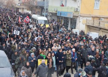 Polîsan hêrişê rayîrşîyayîşê Pirsûsî yo ke vera sînorê Kobanî bî kerd