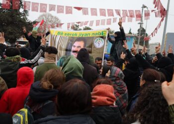 Berxwedana gelê Pirsûsê didome