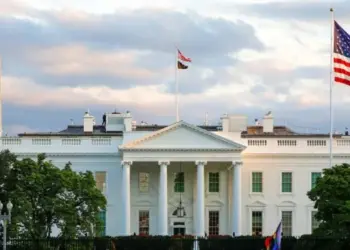 MSD’yî vengda her kesî ke vernîya Qesra Sipî de kom bibê