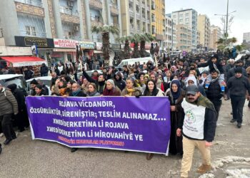 Li Qoserê bi hezaran kes ji bo Rojava meşiyan